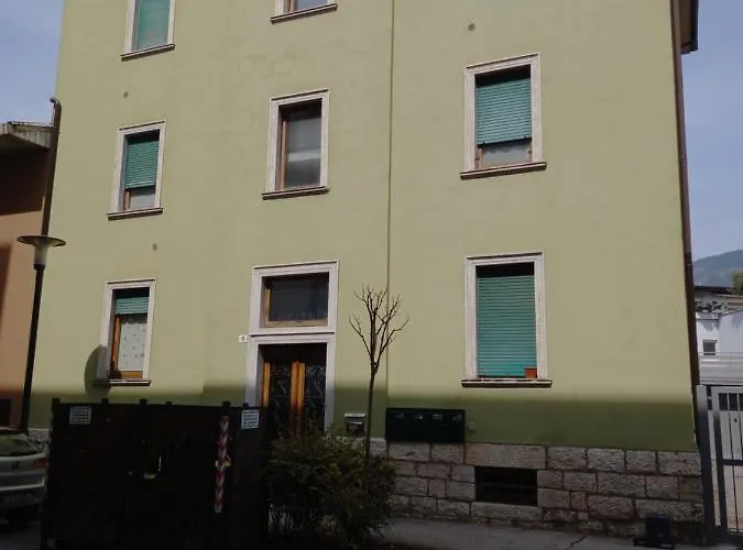 Delizioso Bilocale A Апартаменты Тренто